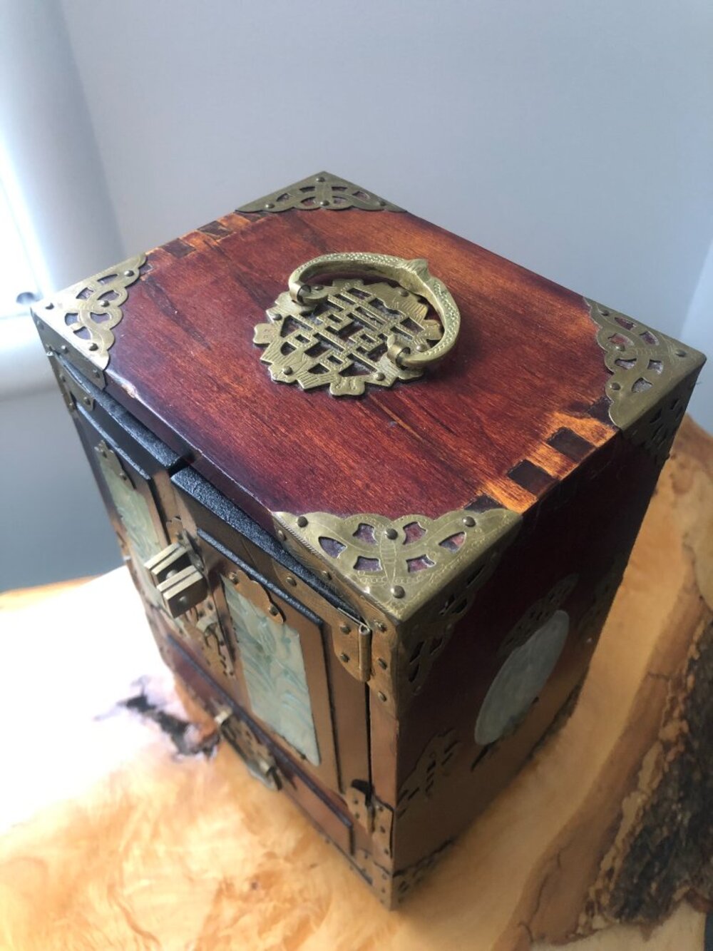 Vintage Chinese Rosewood Jewelry Cabinet with Jade Panels - Picture 10 of 10